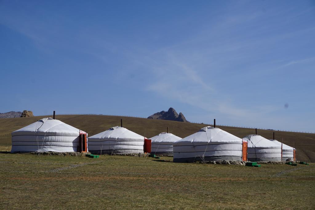 My Mongolia Eco Ger Camp Hotel Nalayh Екстериор снимка