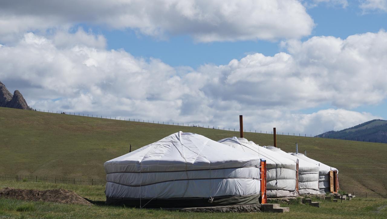 My Mongolia Eco Ger Camp Hotel Nalayh Екстериор снимка