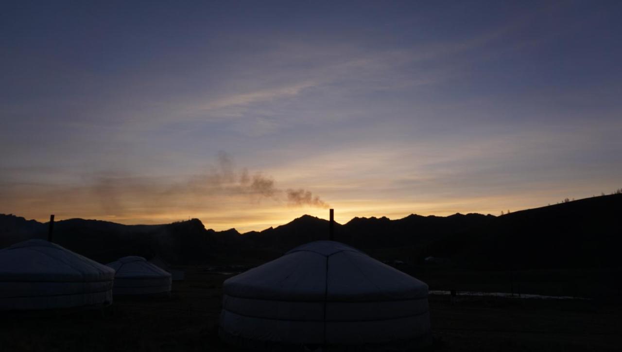 My Mongolia Eco Ger Camp Hotel Nalayh Екстериор снимка