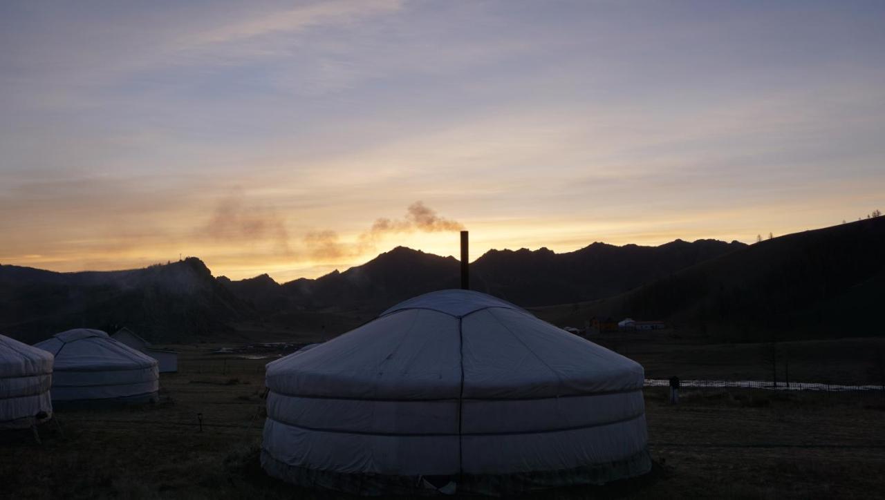 My Mongolia Eco Ger Camp Hotel Nalayh Екстериор снимка